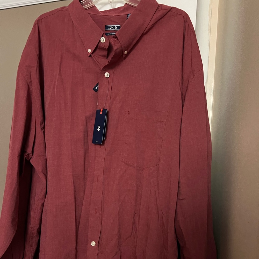 Men’s dress shirt. New  IZOD